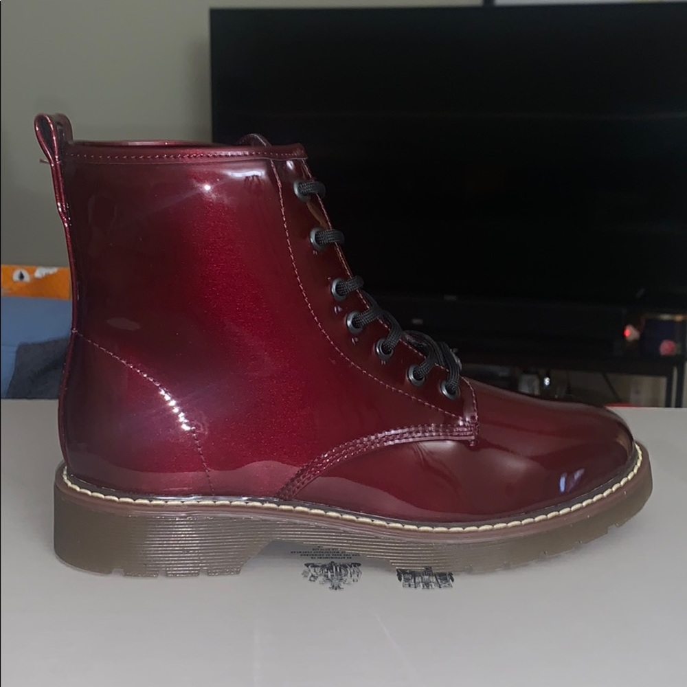 Women’s size 8 Boots